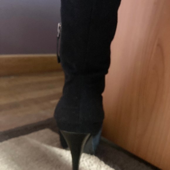 Guess Size 6 thigh high black suede platform boots - Picture 3 of 7